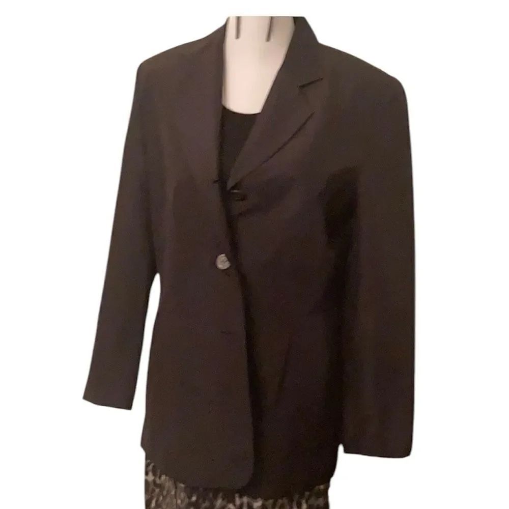 Newport News vintage size 8 black 100% silk blazer like new